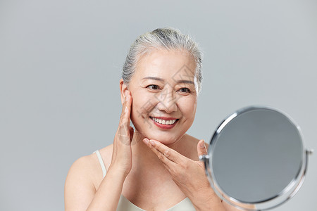老年人健康护肤概念图片
