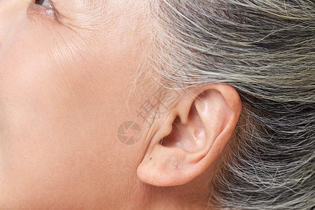 脖子皱纹老年女性耳朵特写背景