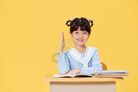 上课举手的小女孩形象开学高清图片素材