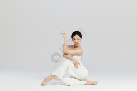 柔美的芭蕾女性舞者图片