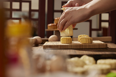 美味中秋月饼模具制作月饼背景