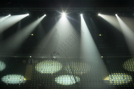 演唱会现场的灯光图片