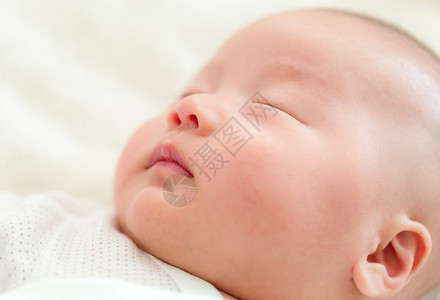 睡着的宝宝图片