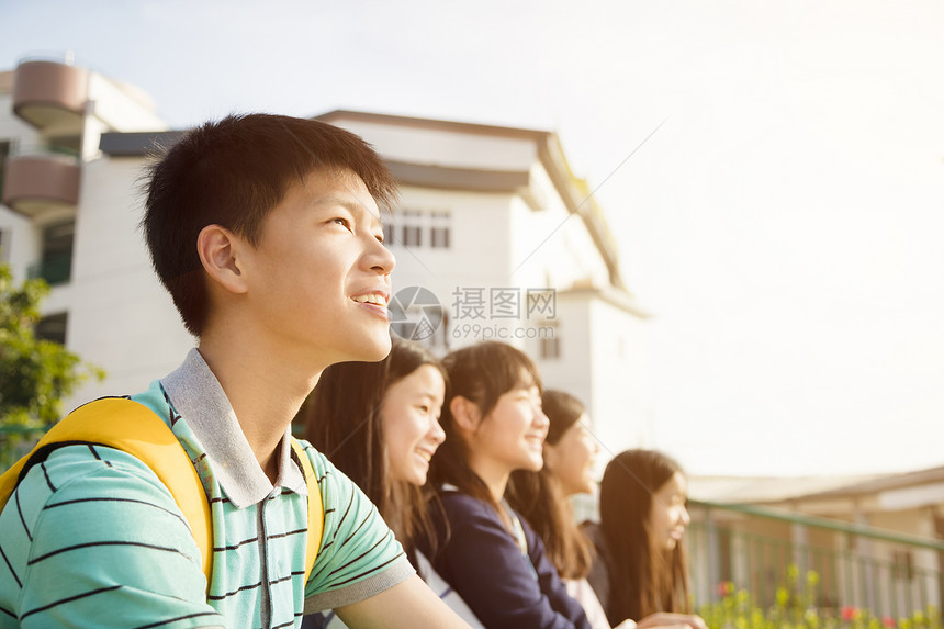 在校青少年学生群体图片