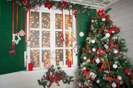 为庆祝圣诞节而装饰的房子图片