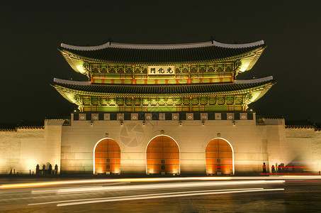 晚上在韩国南部汉城的Gyeongbokggu图片