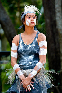 澳大利亚昆士兰州澳大利亚年轻成年土著女图片