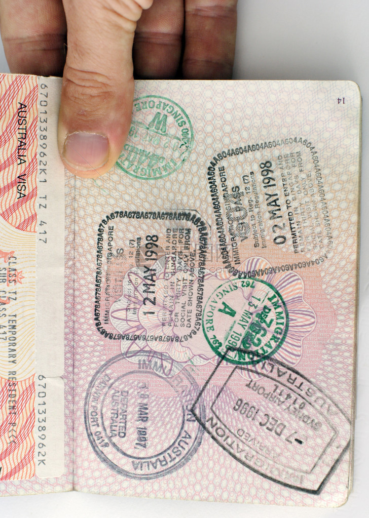 英国护照上的入境印章和签证图片