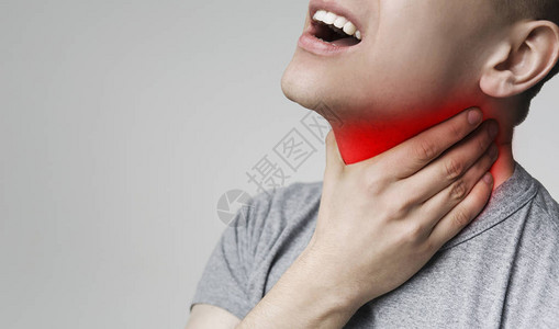 人类因流感而喉咙有可怕的疼痛图片