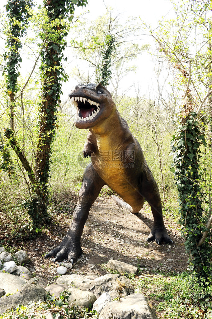 侏罗纪时期晚大型Alloaurus恐龙的可怕雕像站在图片