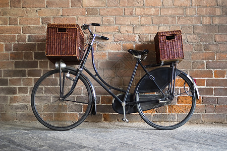 街上的都市复古自行车图片