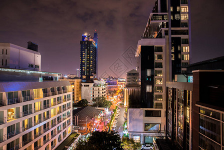 泰国曼谷建筑物的夜景图片