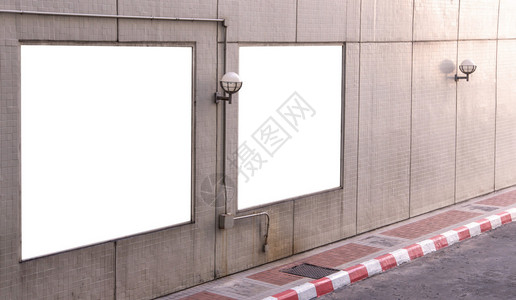 华尔街建筑上的空白广告牌图片