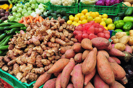 蔬菜在市场上展示图片