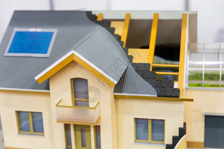 房子模型屋顶概念的隔热节能和省钱图片