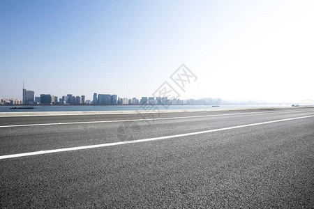 清空沥青路和杭州市风景图片