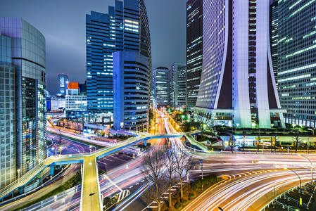 日本东京新宿的办公大楼图片