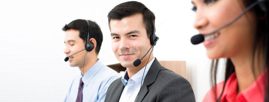 呼叫中心电话推销或客户服务团图片