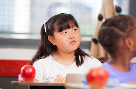 小学多民族教室在小学里有多背景图片