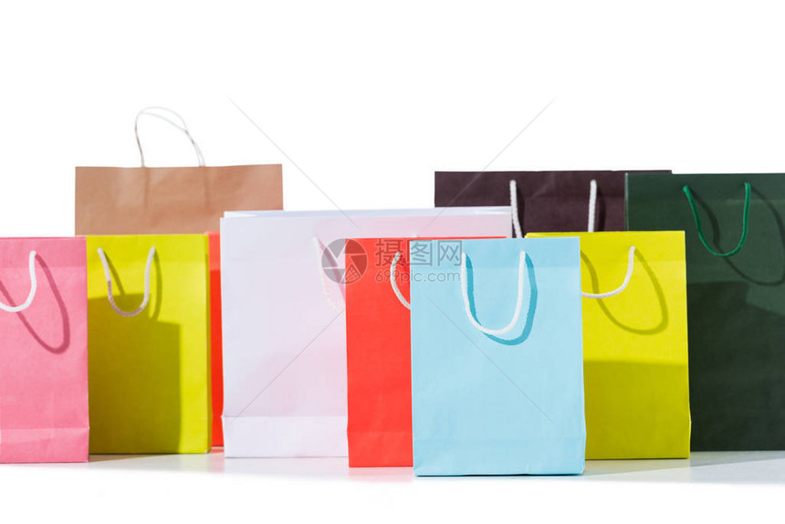 一组五颜六色的购物袋被白色隔离图片