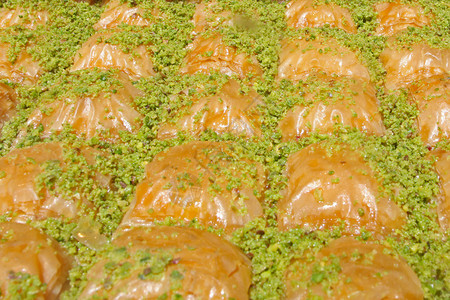 Baklava甜点由薄糕坚果图片