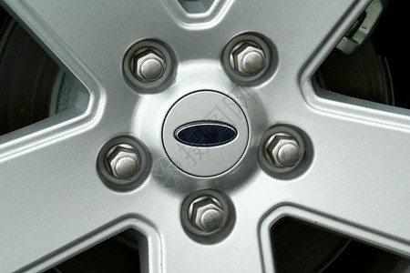 汽车轮胎车轮和凸耳螺母IMAGE图片