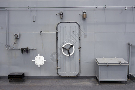 船上的防水门图片
