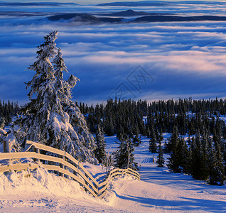 冬季山区背景图片