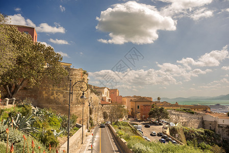 意大利撒丁岛主要城市Caglia背景图片