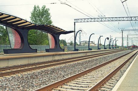 火车站空荡的欧洲站台图片