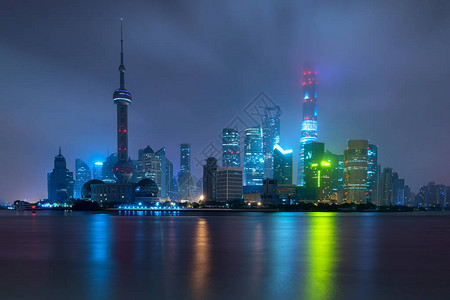 上海黄浦河附近LujiazuiPudong中央商业图片