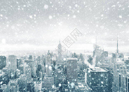 纽约市的降雪暴风雪期间的纽约市天际线曼哈顿图片