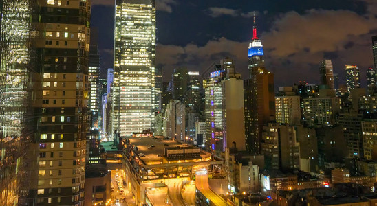 夜晚的曼哈顿大厦纽约市图片