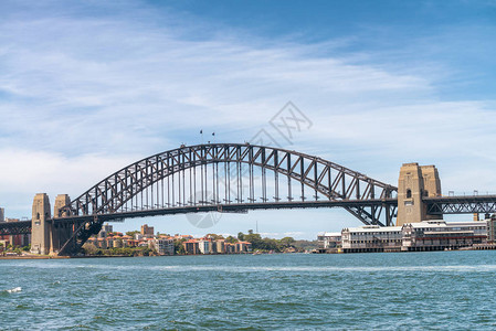 悉尼港桥在阳光图片