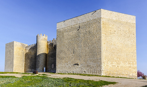 MontealegredeCampos城堡位于西班牙卡斯蒂利亚莱昂图片