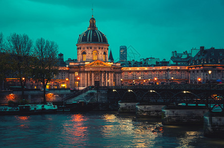 法国巴黎法国明光学院夜景图片