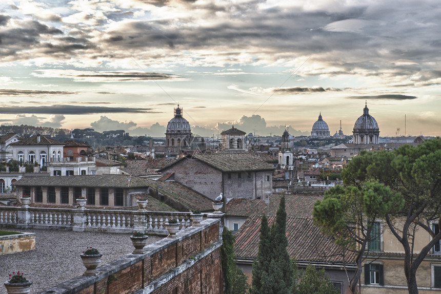 罗马日落之景与圣彼得图片