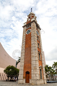 在香港九龙维多利亚港的尖沙月著背景图片