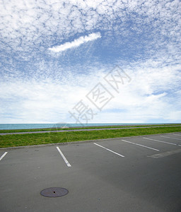 海边的停车场和图片