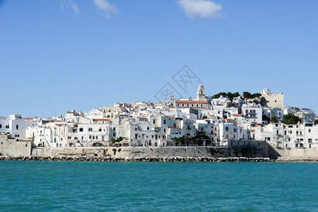 意大利Puglia白色房屋的Vi图片