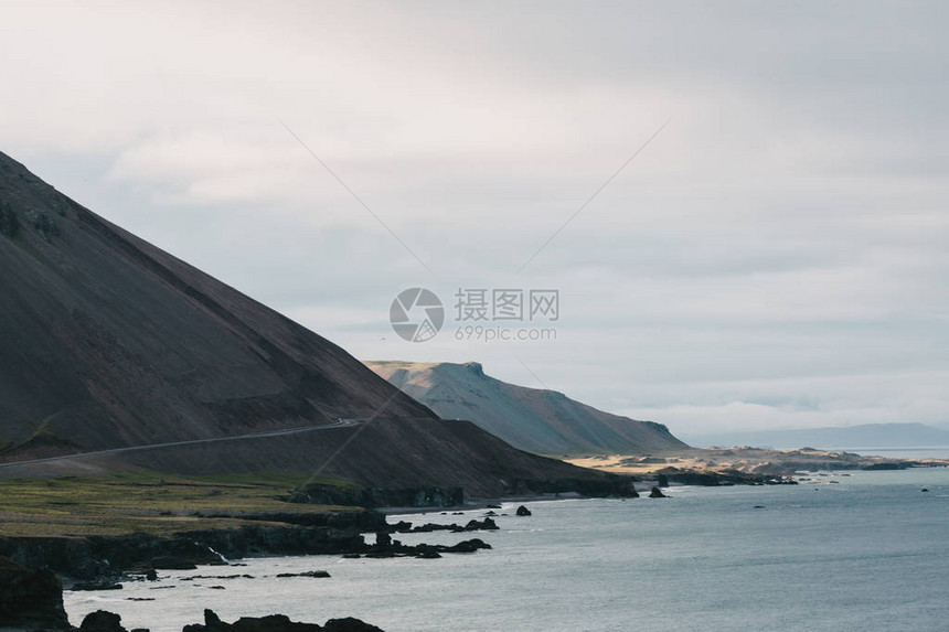 美丽的冰雪景观山地海岸东部图片