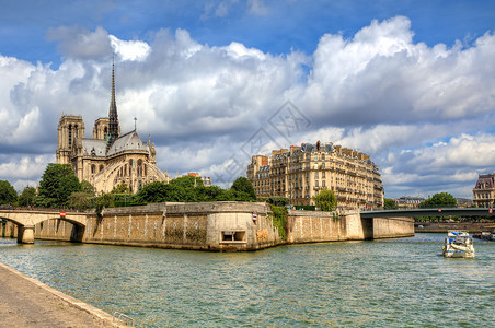 知名巴黎大教堂圣母图片