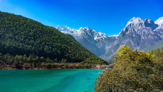 玉龙雪山图片