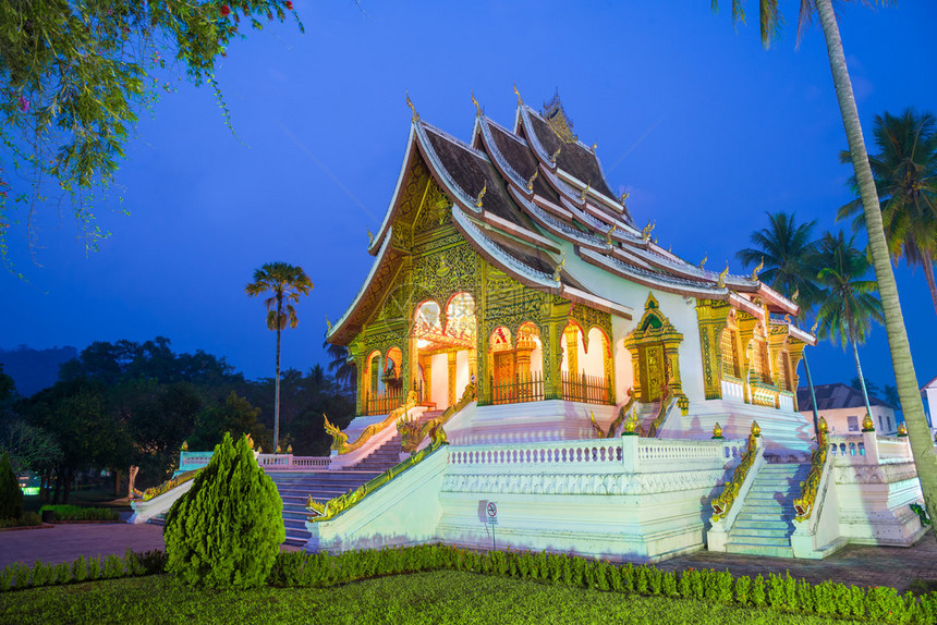 老挝黄昏时图片