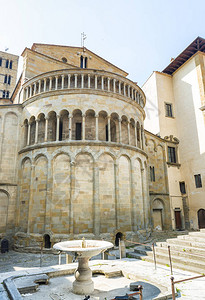意大利阿雷佐的古代中世纪建筑图片