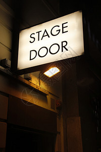 伦敦西区剧院的照明标志背景图片