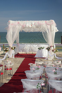 庆祝婚礼仪式的大帐篷图片