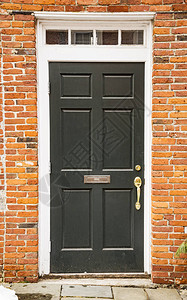 一座典型新英格兰住宅楼门有小型入背景图片