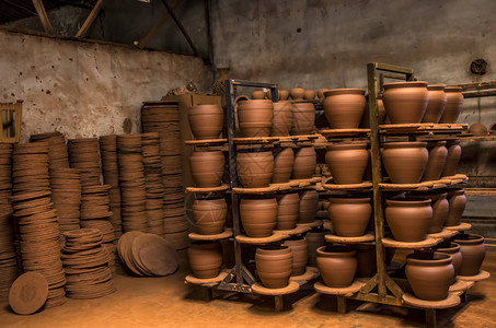 Terracotta锅泥土的图片