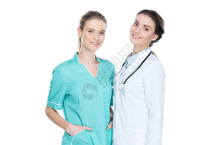 年轻护士和医生笑着看白色图片